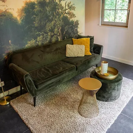 Romantic Loft W Garden Terrace Semesterbostad